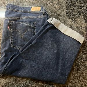 Capris. Size 20W. Levi’s Blue Jean Pedal Pushers. Cuffed Hem.